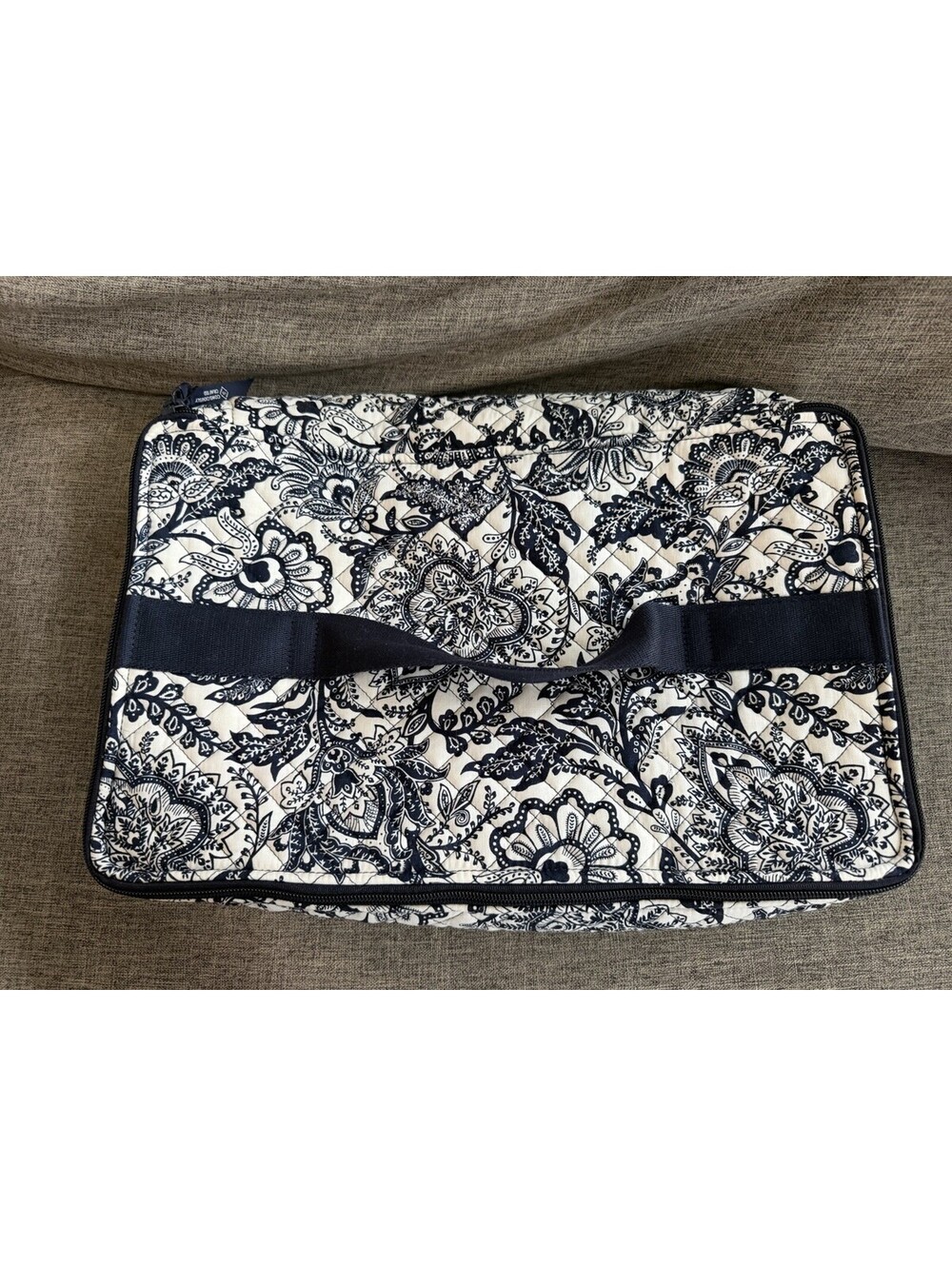 Vera Bradley Quilted Casserole Carrier In Java Navy And White New